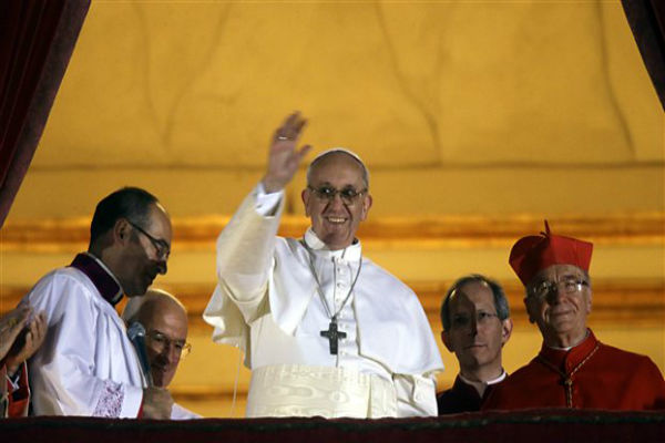 Πάπας Φραγκίσκος προς τους ερωτευμένους: "Μη φοβάστε να παντρευτείτε.."