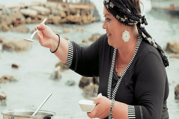 Μαρία Εκμεκτσίογλου: Ποια είναι η νταρντάνα μαγείρισσα από την Πόλη, που πήρε εκπομπή στο Mega εικόνες