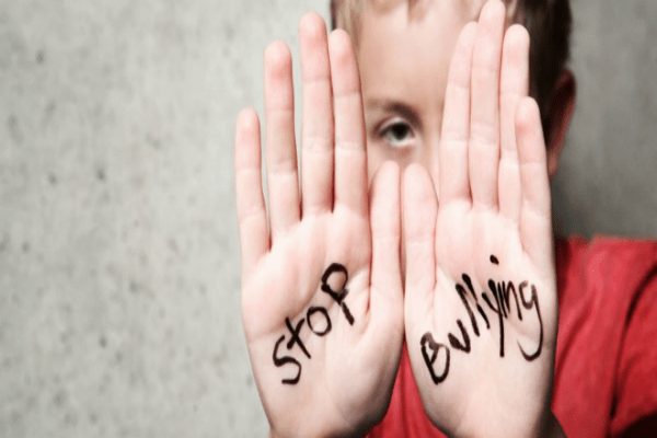 Τρεις στους δέκα μαθητές θύματα bullying -Ο τόπος καταγωγής και η διαφορετική παρέα «κρύβουν» ενδοσχολική βία