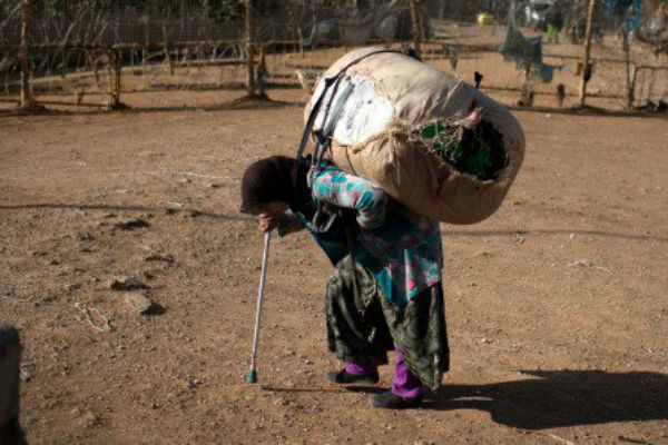 You are currently viewing Οι «γυναίκες μουλάρια» του Μαρόκου -Εκεί όπου το ασθενές φύλο σηκώνει το βάρος της επιβίωσης, κυριολεκτικά [εικόνες]  Πηγή: Οι «γυναίκες μουλάρια» του Μαρόκου -Εκεί όπου το ασθενές φύλο σηκώνει το βάρος της επιβίωσης, κυριολεκτικά [εικόνες]