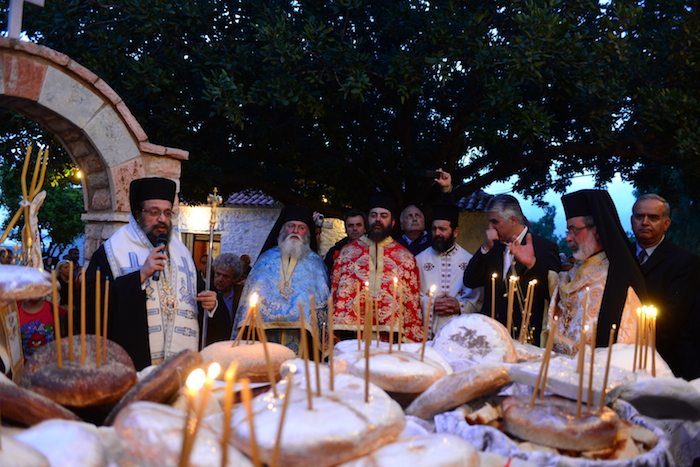 Πλήθος πιστών στην Εορτή της Παναγίας στη Σγράπα της Μεσσηνίας