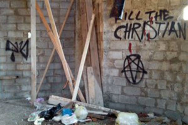 Σοκαριστικές εικόνες σε εκκλησάκι στο Αγρίνιο (ΦΩΤΟ)