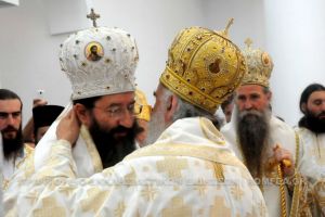 Ενθρονίστηκε ο νέος Επίσκοπος Ζίτσης Ιουστίνος (ΦΩΤΟ)