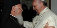 Oικουμενικός Πατριάρχης: «Περιμένουμε με ανυπομονησία την επίσκεψη του αδελφού μας, Πάπα Φραγκίσκου»