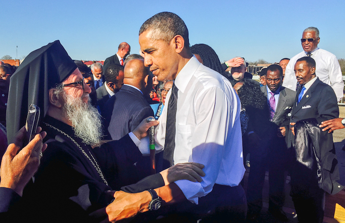 You are currently viewing Ο Αρχιεπίσκοπος Αμερικής περπάτησε με τον  Πρόεδρο Ομπάμα στα βήματα του Λούθερ Κίνγκ