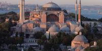 Η πρόκληση των φανατικών Ισλαμιστών μπροστά στην Αγία Σοφία στην Κωνσταντινούπολη.