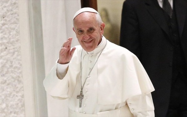 You are currently viewing Βατικανό: Διαψεύδει ότι ο Πάπας  Φραγκίσκος έχει όγκο στον εγκέφαλο