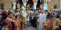 Εκατοντάδες πιστοί στην Λιτανεία του Αγίου Αντωνίου στο Κερατσίνι