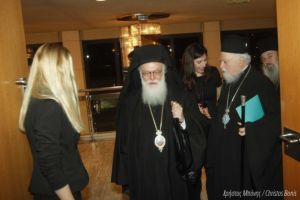 Ο Αρχιεπίσκοπος Αλβανίας Αναστάσιος χαιρέτησε εκδήλωση στην Αθήνα αφιερωμένη στο χριστιανικό τραγούδι (ΦΩΤΟ)
