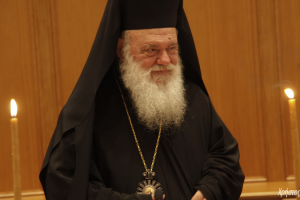 Ο Αρχιεπίσκοπος Ιερώνυμος για το προσφυγικό, την περιουσία και την καύση των νεκρών στον Σκαι…