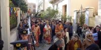 Η λιτανεία της Αγίας Φιλοθέης στο κέντρο της Αθήνας με τον Σύρου Δωρόθεο Β ´