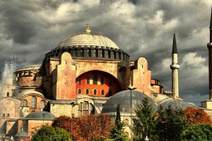 Δύο εφημερίδες της Τουρκίας ζητούν να γίνει η Αγιά Σοφιά τέμενος και βάλλουν κατά του Φαναρίου