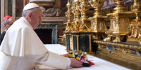 Σε ρυθμούς… theatrale! Τα …γαλάζια τριαντάφυλλα του Πάπα στην Παναγία