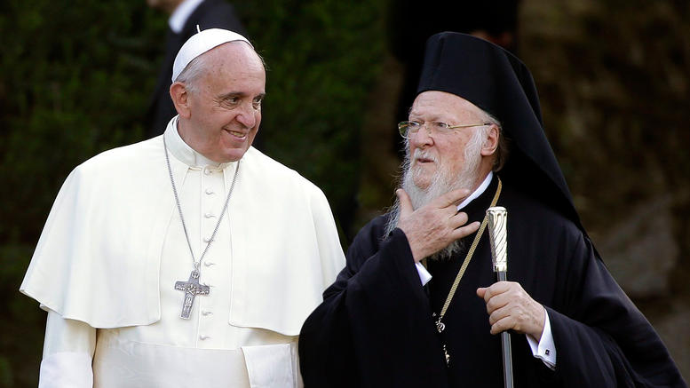 You are currently viewing Ο Πάπας Φραγκίσκος θα επισκεφθεί  τη Λέσβο. Θα τον υποδεχθούν ο Οικουμενικός Πατριάρχης Βαρθολομαίος και ο Αρχιεπίσκοπος Ιερώνυμος.