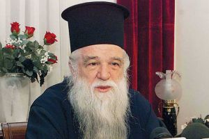 Ο Γέρων Μητροπολίτης π.Καλαβρύτων Αμβρόσιος απαντά και βάζει στη θέση του τον υβριστή της Παναγίας μας κ. Μόσιαλο