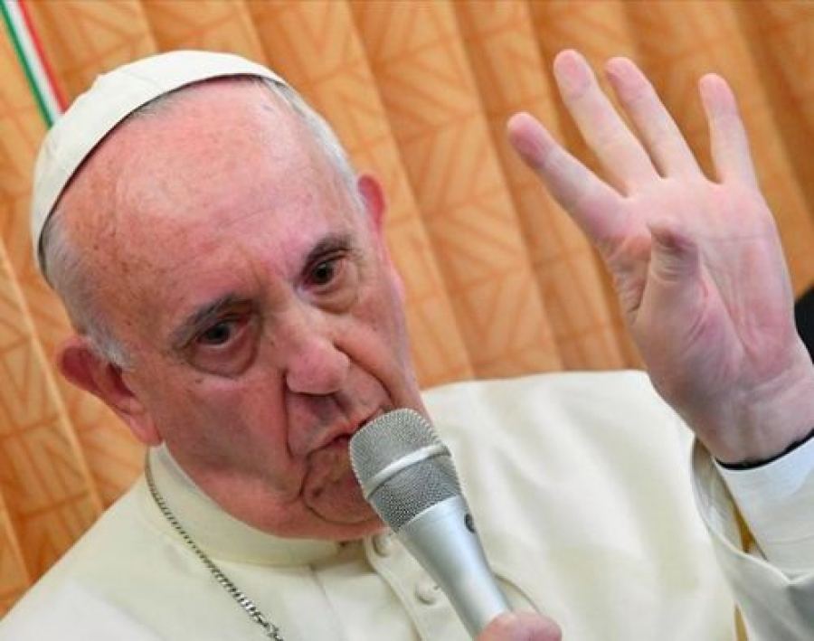 You are currently viewing Πάπας Φραγκίσκος συνεχίζει τις ανατροπές:” Ο Ιησούς δεν θα έλεγε ποτέ «φύγε επειδή είσαι ομοφυλόφιλος»…”