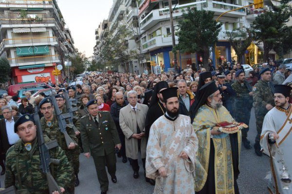 Η Θεσσαλονίκη υποδέχθηκε τη θαυματουργή Εσθήτα της Παναγίας