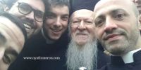Η selfie του Οικ. Πατριάρχη με σπουδαστές στην πόλη Molfetta 