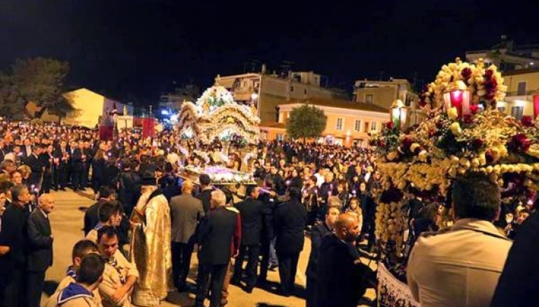 You are currently viewing Συνάντηση Επιταφίων στο λιμάνι της Καλαμάτας