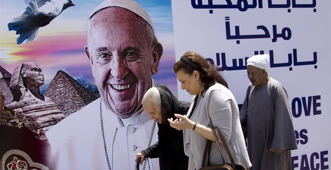 You are currently viewing Εφτασε στην Αίγυπτο ο Πάπας Φραγκίσκος