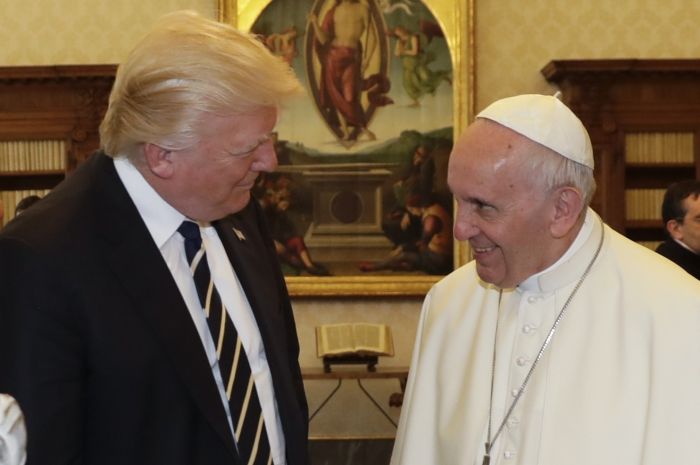 You are currently viewing Στο Βατικανό ο Ντ.Τραμπ, τι ειπώθηκε στη συνάντηση με τον Πάπα