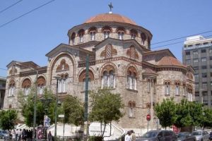 Μητρόπολη Πειραιώς: «Αβουλα φερέφωνα του Οικουμενισμού οι Μονές του Αγίου Όρους»