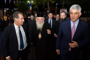 Ο Αρχιεπίσκοπος Ιερώνυμος στην αναπαράσταση της Ναυμαχίας του Ναυαρίνου