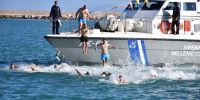 Θεοφάνεια στο λιμάνι της Χίου με 19 κολυμβητές