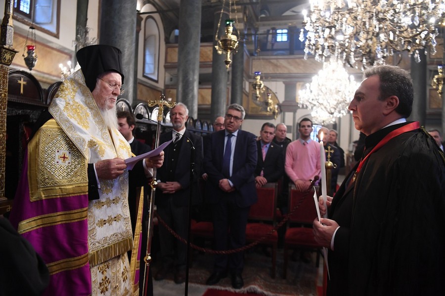 You are currently viewing Χειροθεσία νέου Άρχοντος Οφφικιάλιου από τον Οικουμενικό Πατριάρχη