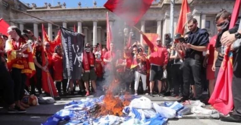 You are currently viewing Ελληνες της Αυστραλίας μηνύουν Σκοπιανούς για το κάψιμο της ελληνικής σημαίας