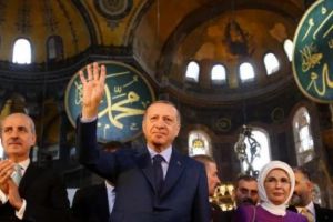 Ο ιερόσυλος Ερντογάν προκαλεί μέσα στην Αγιά Σοφιά: “Ηθελα να παραμείνει τζαμί”