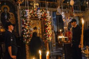 Αγρυπνία στο Πρωτάτο για τον εορτασμό της Παναγίας, προεξάρχοντος του Σεβ. Δράμας Παύλου