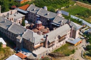 Αυστηρή η Μονή Κουτλουμουσίου για τη Μακεδονία: “Προδοσία της αλήθειας”