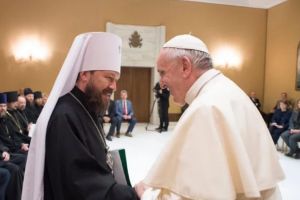 Πάπας Φραγκίσκος προς Μητροπολίτη Ιλαρίωνα: «Η Ρωμαιοκαθολική Εκκλησία ουδέποτε θα προκαλέσει διχασμούς»