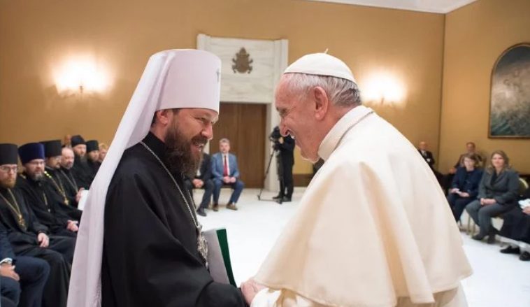 You are currently viewing Πάπας Φραγκίσκος προς Μητροπολίτη Ιλαρίωνα: «Η Ρωμαιοκαθολική Εκκλησία ουδέποτε θα προκαλέσει διχασμούς»