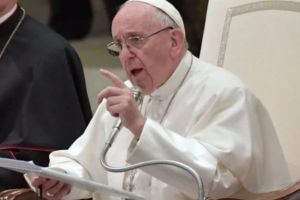Ο Πάπας για την ομοφυλοφιλία συμβουλεύει…επίσκεψη σε ψυχολόγο!