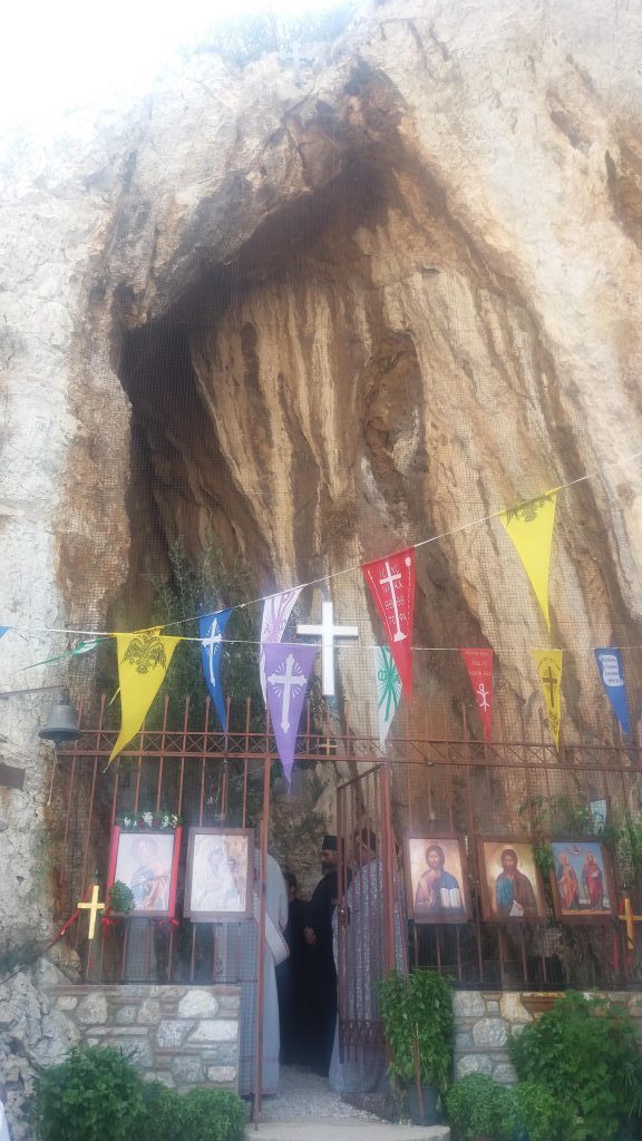You are currently viewing Εορτάστηκε η μνήμη του Αγίου Αριστείδου στο σπήλαιο του Λυκαβηττού