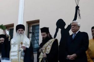 Ο Πρόεδρος κ. Παυλόπουλος σε σχολείο στη Ραφήνα με τον Μεσογαίας Νικόλαο