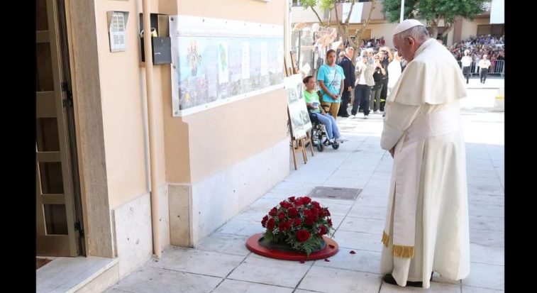 You are currently viewing Ο εξάψαλμος του Πάπα Φραγκίσκου προς την …μαφία : «Δεν μπορείτε να πιστεύετε στο Θεό και να είστε μαφιόζοι»