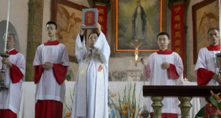 You are currently viewing Άνω – κάτω οι Καθολικοί στην Κίνα για την «πίστη» τους στο Κομμουνιστικό Κόμμα