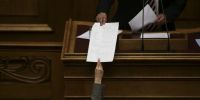 Οι προτάσεις ΣΥΡΙΖΑ για το Σύνταγμα: Η Εκκλησία, η εκλογή ΠτΔ από τον λαό, το όριο θητείας στους βουλευτές