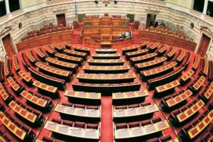 Αντιπαράθεση στη Βουλή για τις σχέσεις Εκκλησίας-Πολιτείας – Έπεσαν οι μάσκες
