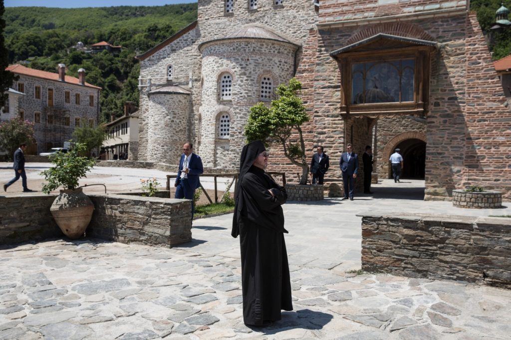 Ένοχοι οι 8 μοναχοί για τις μολότοφ στο Άγιο Όρος