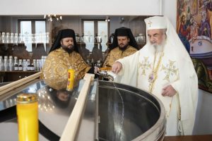 Ξεκίνησε η προετοιμασία του Αγίου Μύρου στο Πατριαρχείο Ρουμανίας