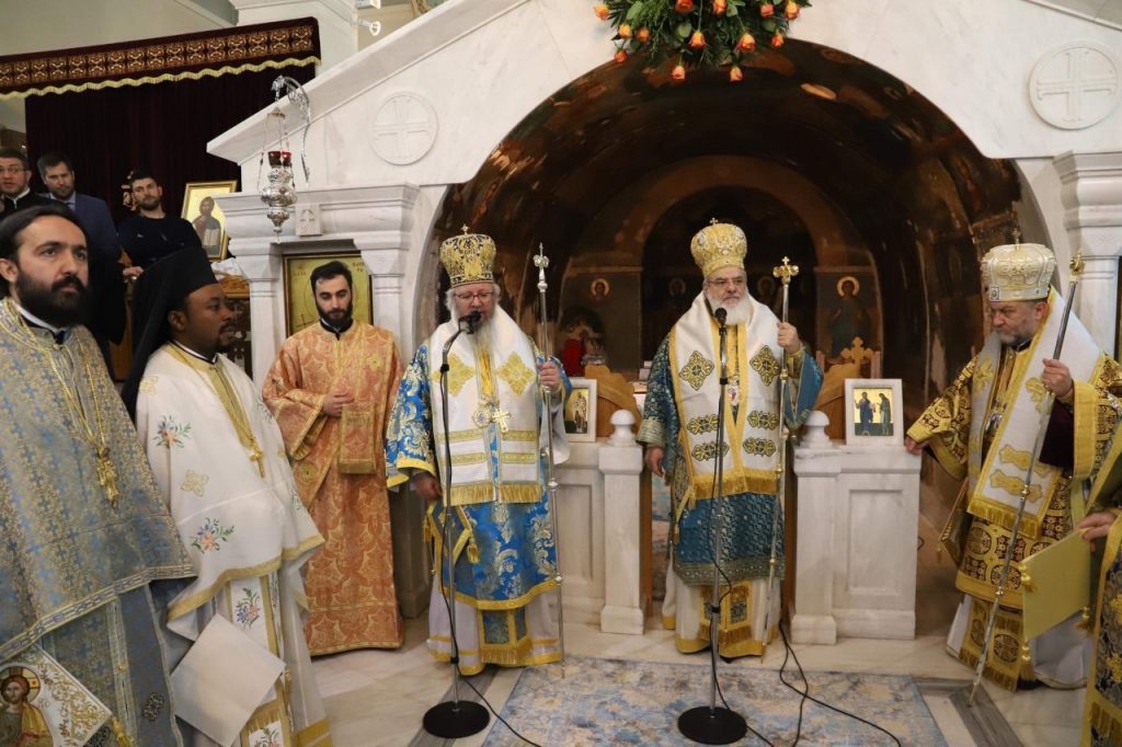 Λαμπρό Πολυαρχιερατικό Συλλείτουργο στο Προσκύνημα της Αγίας Βαρβάρας επί τη ελεύσει της Παναγίας Οδηγητρίας και Ελεούσης του Τιχβίν της Ρωσίας