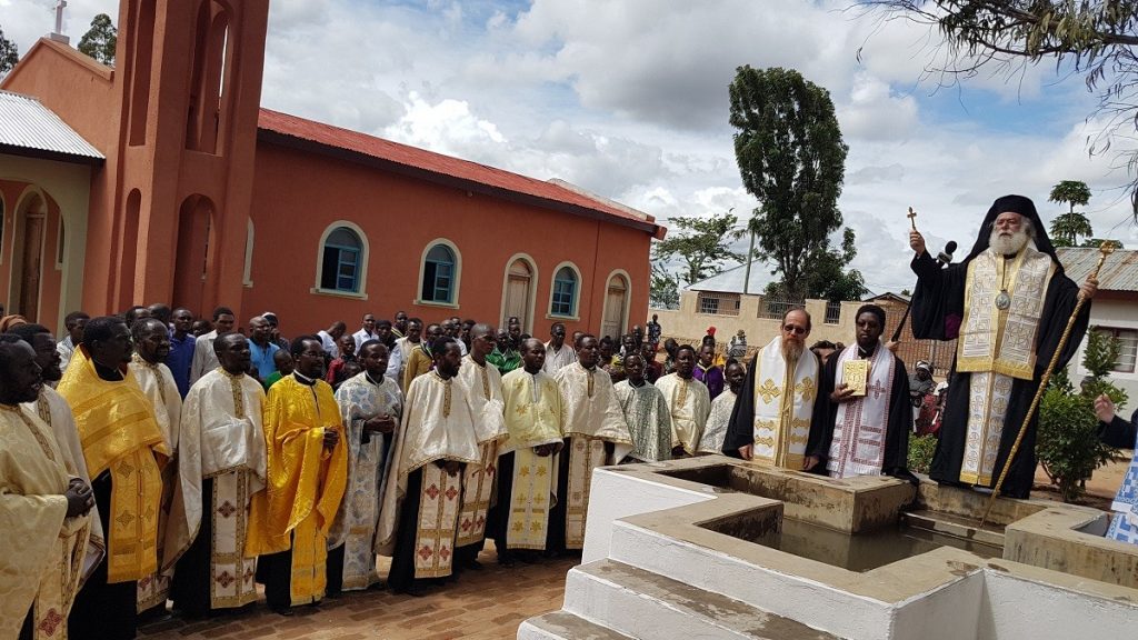 You are currently viewing Ομαδικές Βαπτίσεις στο Κινταμάλι της Κεντρικής Τανζανίας από τον Πατριάρχη Αλεξανδρείας Θεόδωρο