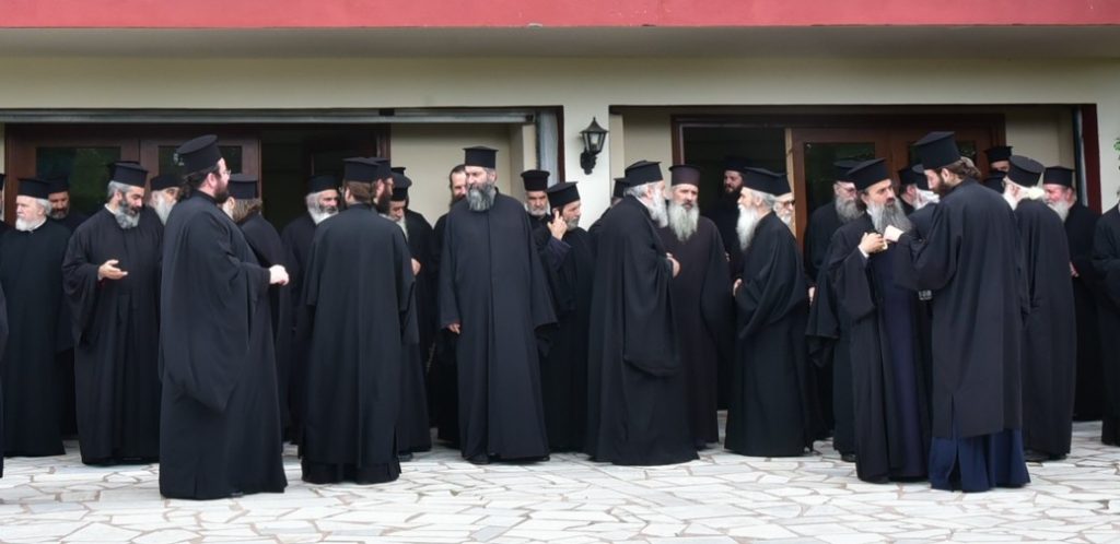 You are currently viewing Υπό αμφισβήτηση η «χρυσή» συμφωνία Κυβέρνησης-Εκκλησίας για τους ιερείς στην Κύπρο
