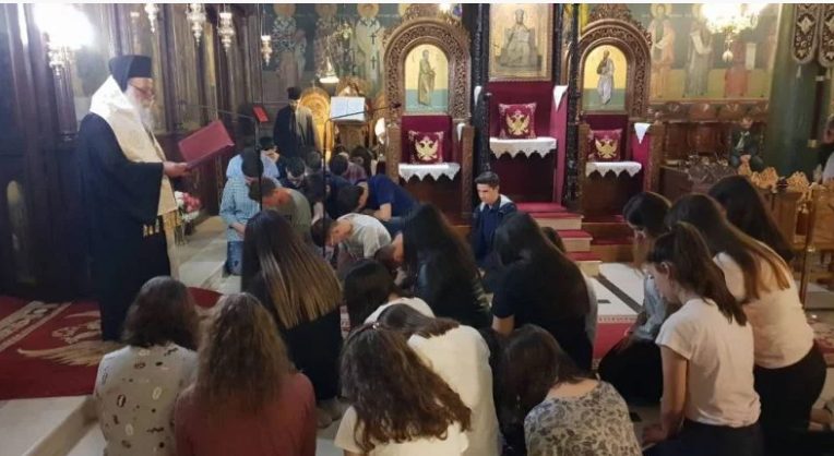 You are currently viewing Βραδινή Θεία Λειτουργία για τους μαθητές στα Γρεβενά