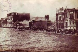 27 Αυγούστου 1922: «Η Σμύρνη μάνα καίγεται»…