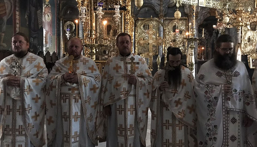 You are currently viewing Κληρικοί και λαϊκοί προσκυνητές της Αυτοκεφάλου Εκκλησίας της Ουκρανίας στο Άγιο Όρος